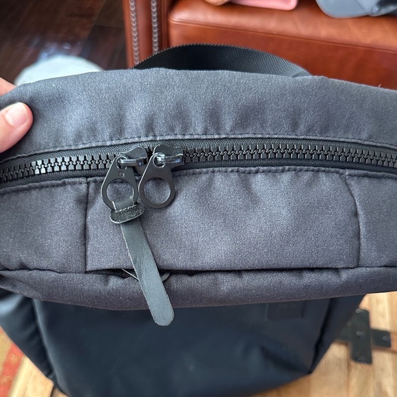Incase Compass Backpack 16L - Picture 11 of 16